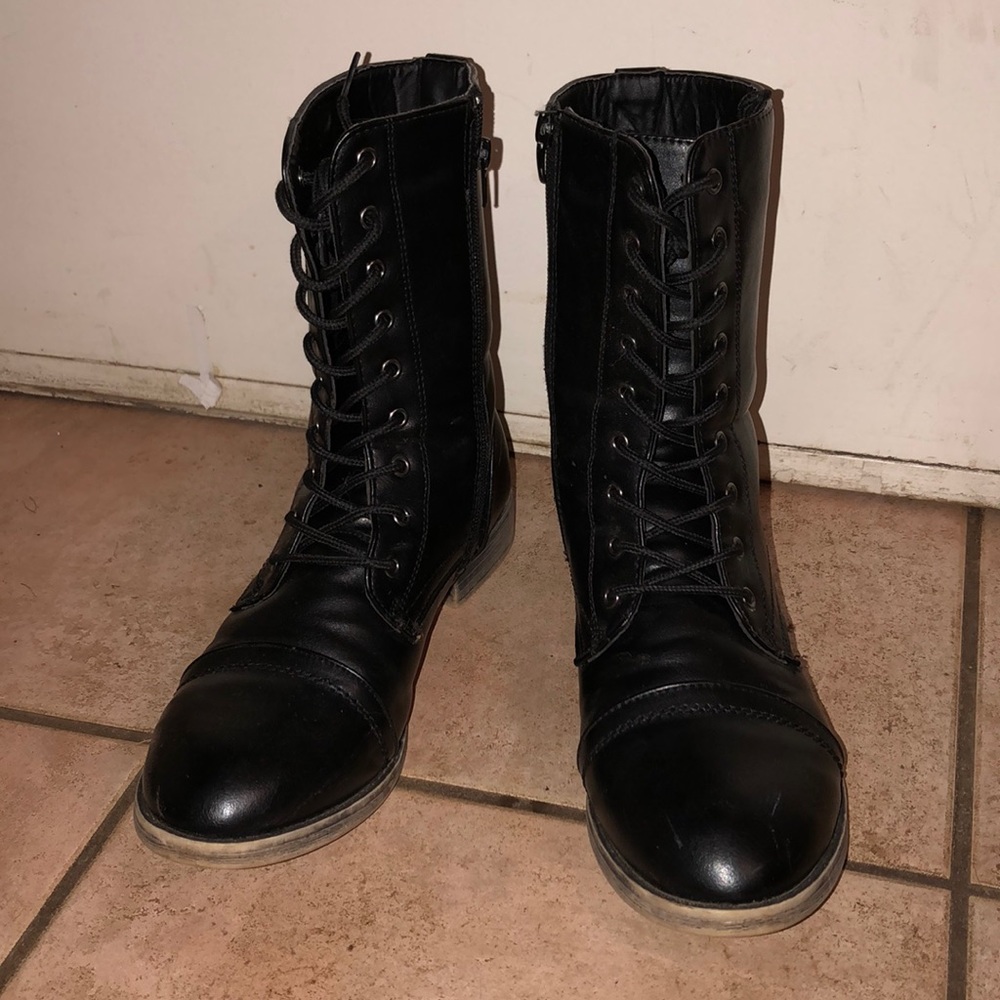 combate boots